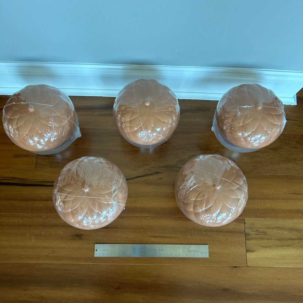Lot of 5 Plastic Acorn Containers - Picture 4 of 4